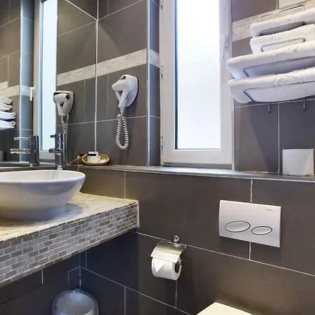 Hotel Lux Picpus 3*