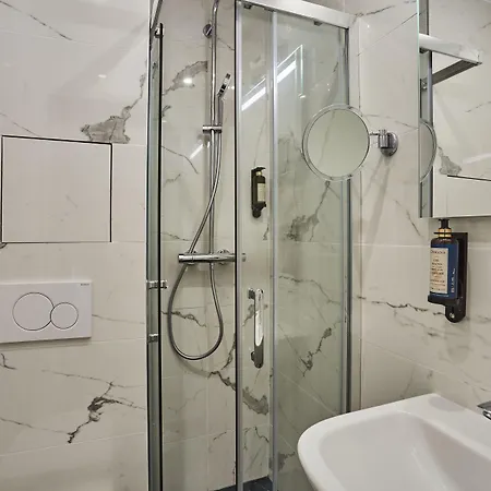 Hotel Lux Picpus Parigi